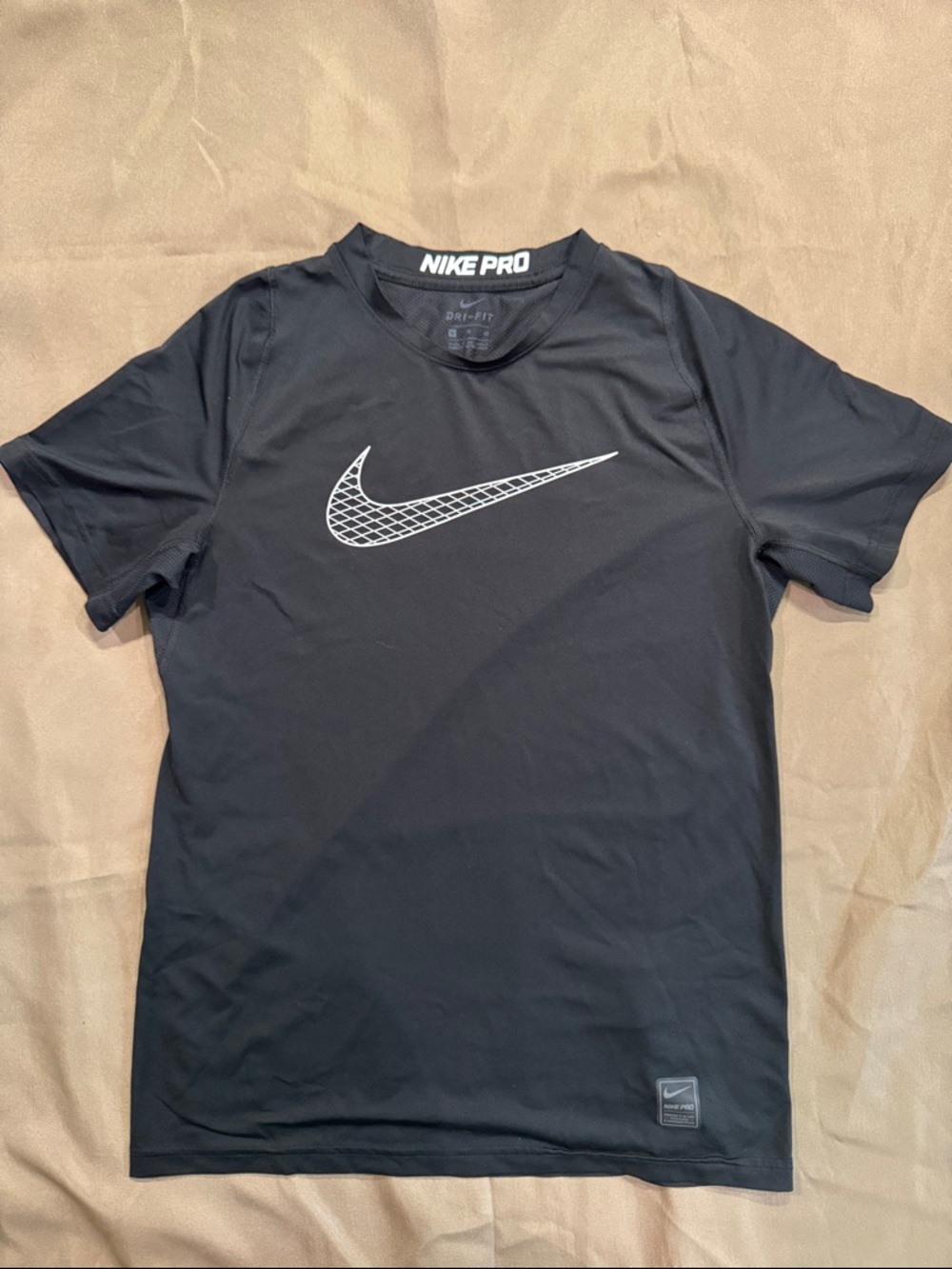 Nike Black Short-Sleeve Dri-FIT Training Tee with White Swoosh boys XL excellent